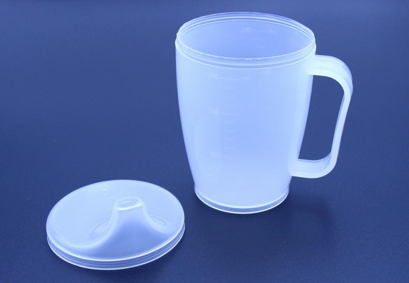Schnabelbecher m. Griff u. Deckel 12mm, milchig